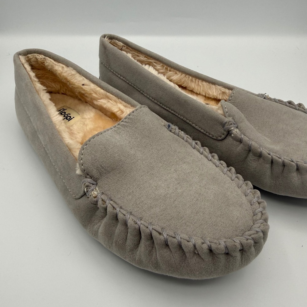 Floopi Moccasin Slipper Womens 10 Grey Faux Fur‎ Lined Micro Suede House Shoes
